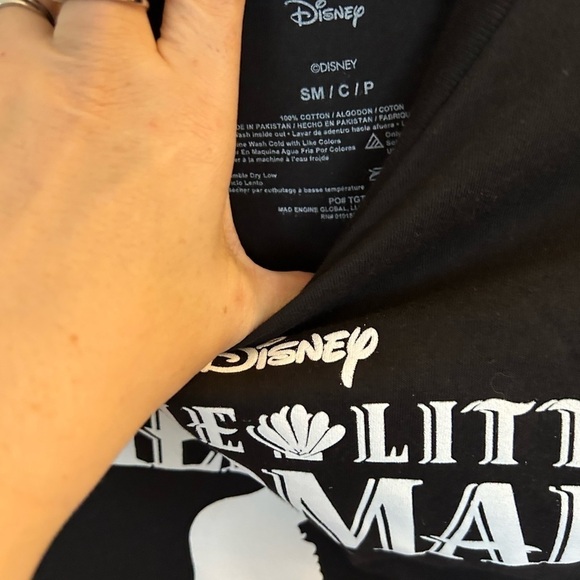 NWT, Disney, the little mermaid, small graphic T-shirt - Picture 4 of 6
